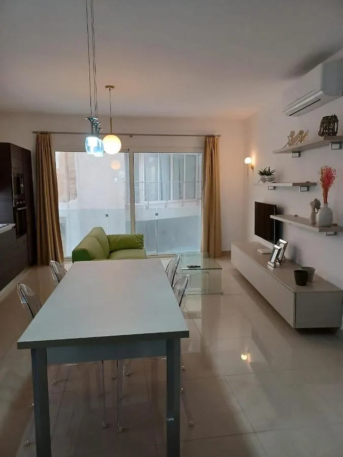 Sliema Apartment Close To Beach